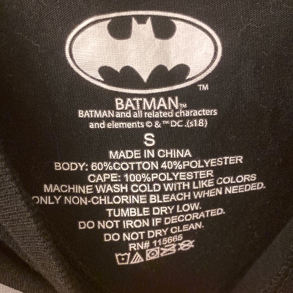 Batman Tshirt. Perfect for Halloween - Picture 3 of 3